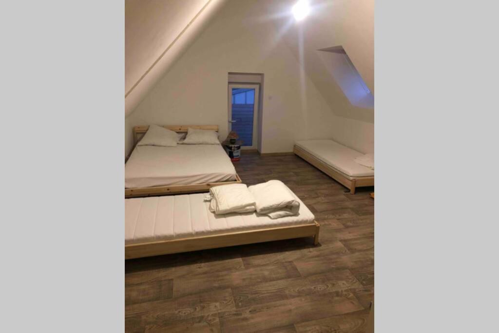 Charmante Maison A Deux Pas De La Mer Gouville-sur-Mer Exteriör bild